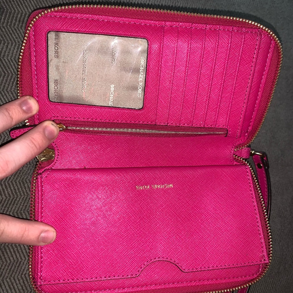 Vibrant Pink Jetset Michael Kors wallet - Picture 3 of 5
